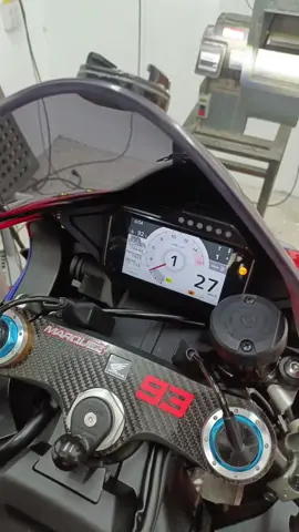 ไดโน่บอกเอาไอ้บ้านี่ลงไปที #cbr1000rrr #เสี่ยเล่โมเลกุล #bigbike #dynotech 