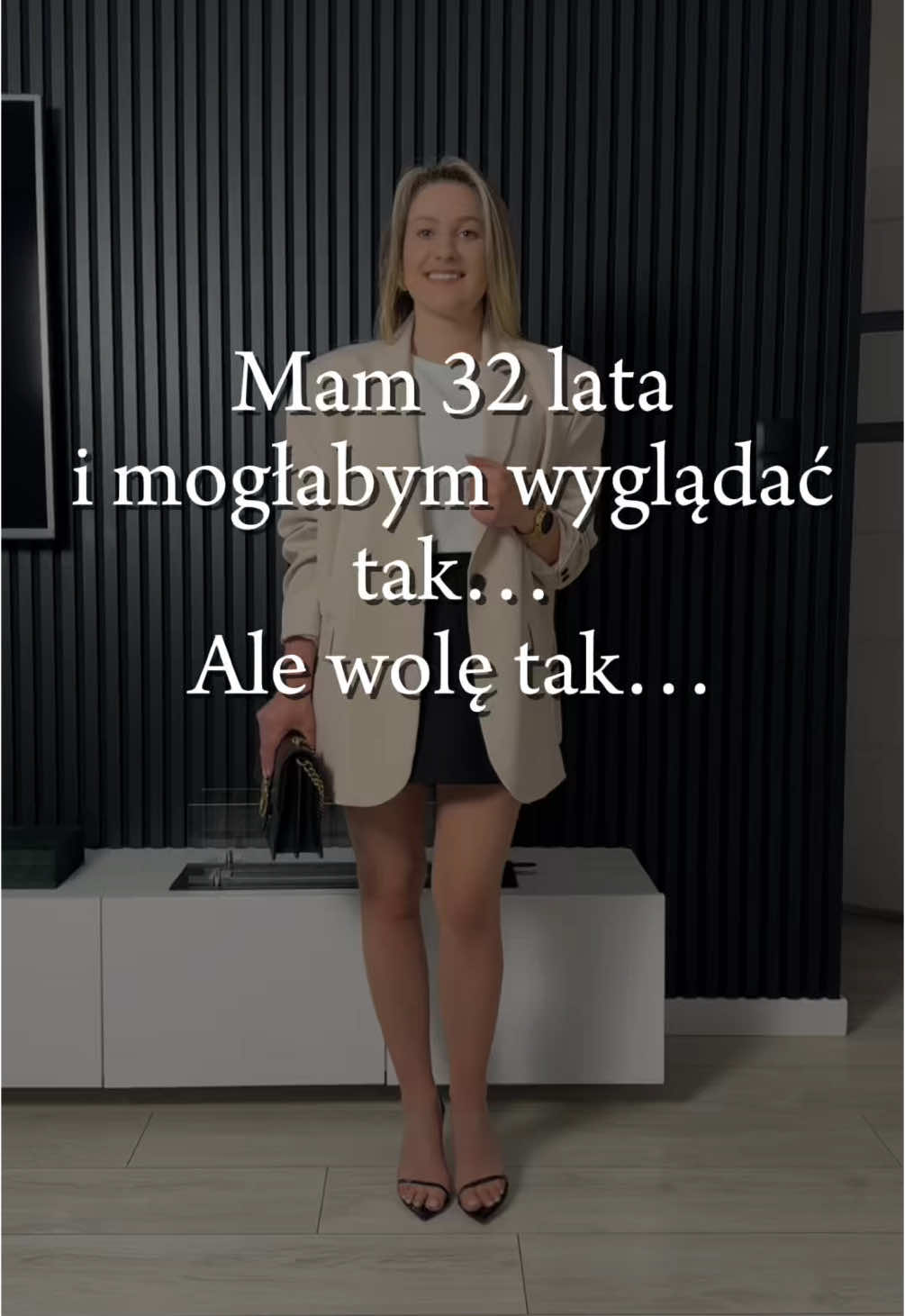 Nie musisz się zmieniać, żeby wyglądać pięknie. Wystarczy, że poczujesz się sobą🫶❤️ Napisz w komentarzu „STYLIZACJA”, aby otrzymać wiadomość z linkiem do zakupów z tej rolki🌸Jeśli długi nie odpisuję, napisz do mnie wiadomość prywatną-możliwe, że masz zablokowane wiadomości 🫶 ________________________ Pomysły na stylizacje, porady stylizacyjne, odzież dla kobiet, eleganckie stylizacje damskie, kobieco, jak się ubrać po trzydziestce, elegancka stylizacja, stylizacje do pracy, moda do pracy, jak ubrać się do pracy, styl do pracy, marynarka damska, jak wystylizować białą spódnicę, spodnie do biura, eleganckie spodnie, stylizacja, moda, ubrania, kobieta po trzydziestce, kobieta po czterdziestce, jak się ubrać kobieco, klasyczne ubrania, szafa kapsułowa, stylizacje na wiosnę, jak wystylizować kolor żółty wiosną, stylizacje po trzydziestce  #moda #styl #kobieco #kobietapotrzydziestce #kobietapoczterdziestce #odzież #dlakobiet #stylizacjadopracy #elegancko #gandpie #marynarkaoversize  #eleganckiespodnie