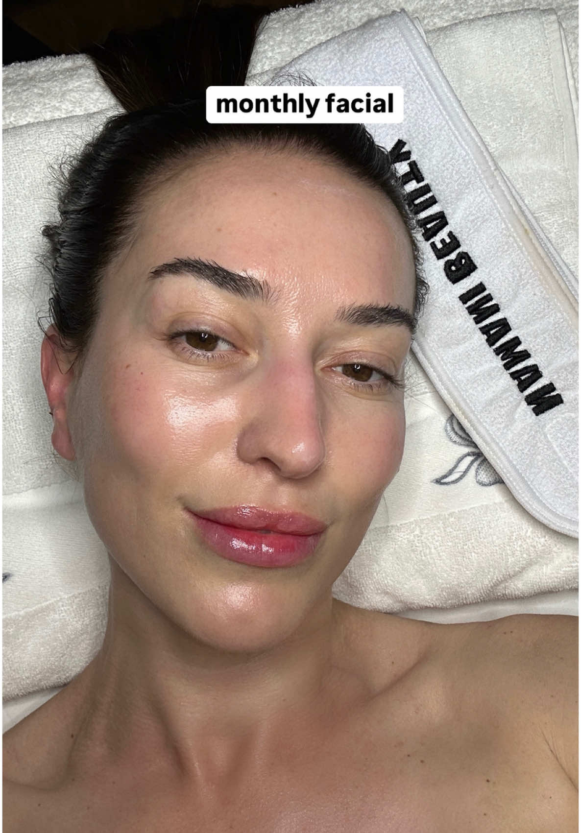 My skin is thriving thanks to the magic hands of my girl @Namani Every time I leave her treatment room, I’m glowing 💫 She just gets my skin, what it needs, when it needs it, and keeps me looking fresh, radiant, and makeup-ready. If you’re not seeing her yet… you’re missing out. For booking namanibeauty.glossgenius.com #facial #facetreatment #diamondmicrodermabrasion #skin #skincare 