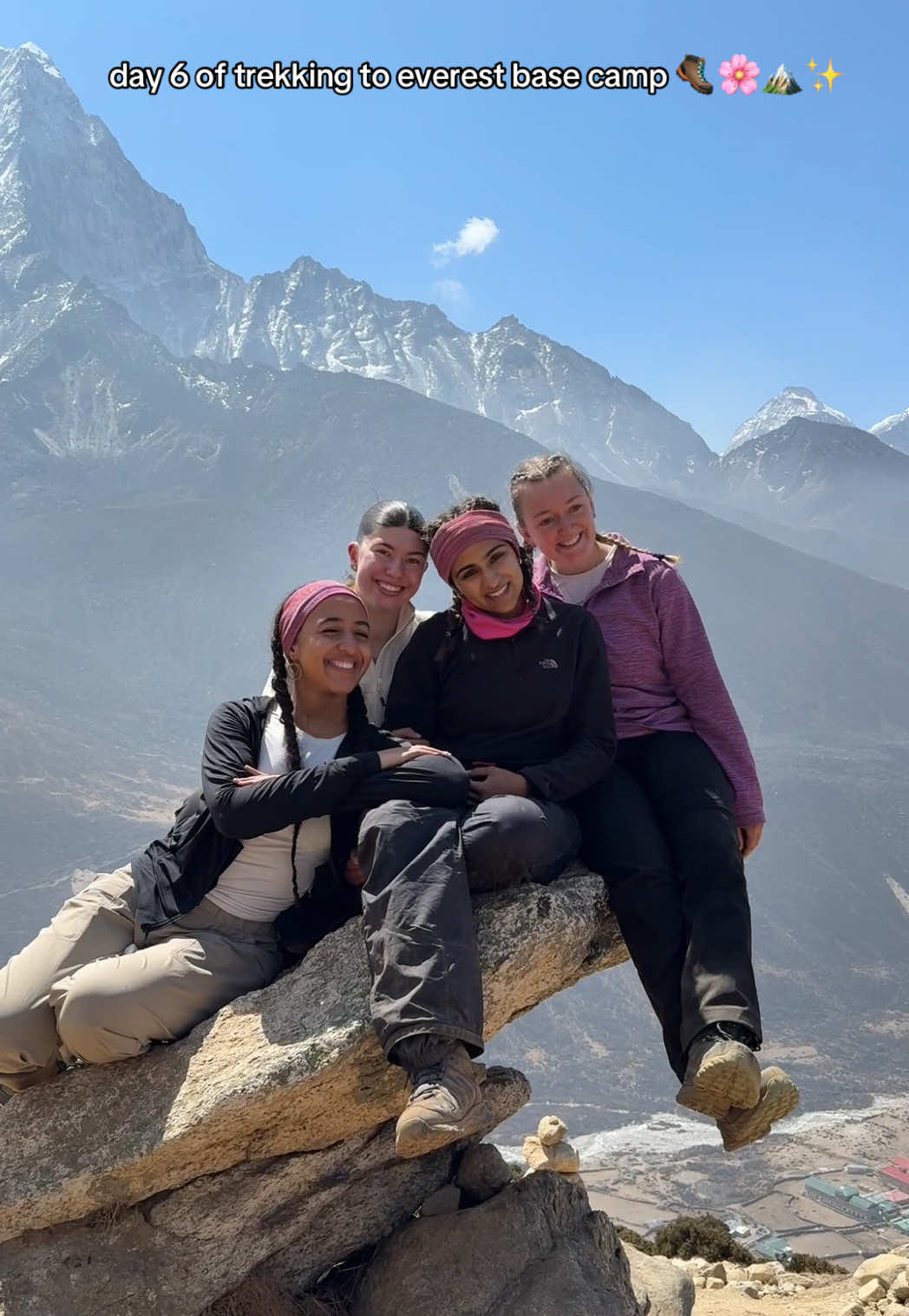 day 6 of trekking to ebc! today is an acclimatisation! and the views were incredible!!  #travelvlog #traveltiktok #backpacker #backpacking #nepalitiktok #nepalitiktok🇳🇵 #everestbasecamp #ebctrek #trekking #Hiking 