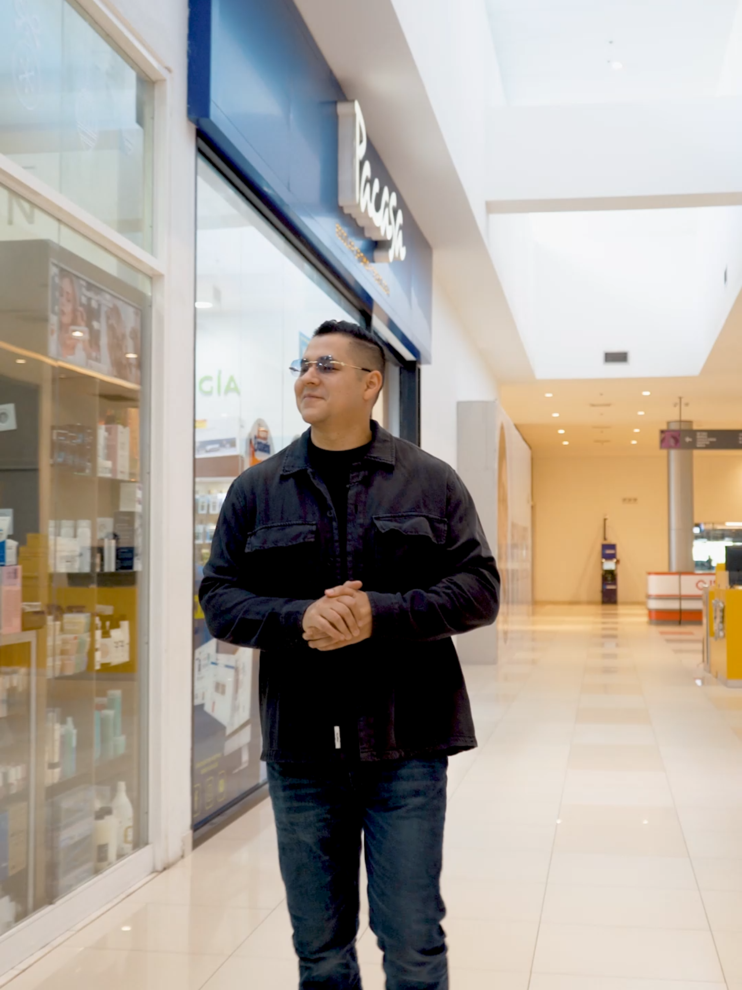 Si buscás un mall que lo tenga todo, Mega Mall es el destino ideal.  Encontrás desde estacionamiento gratuito 🚗, tiendas para hacer tus compras, deliciosos platillos para disfrutar, servicios bancarios para tus pendientes y, para cerrar con broche de oro, una visita al mejor cine del país 🎬🍿. #SoloEnMegaMall #megamall #sanpedrosula