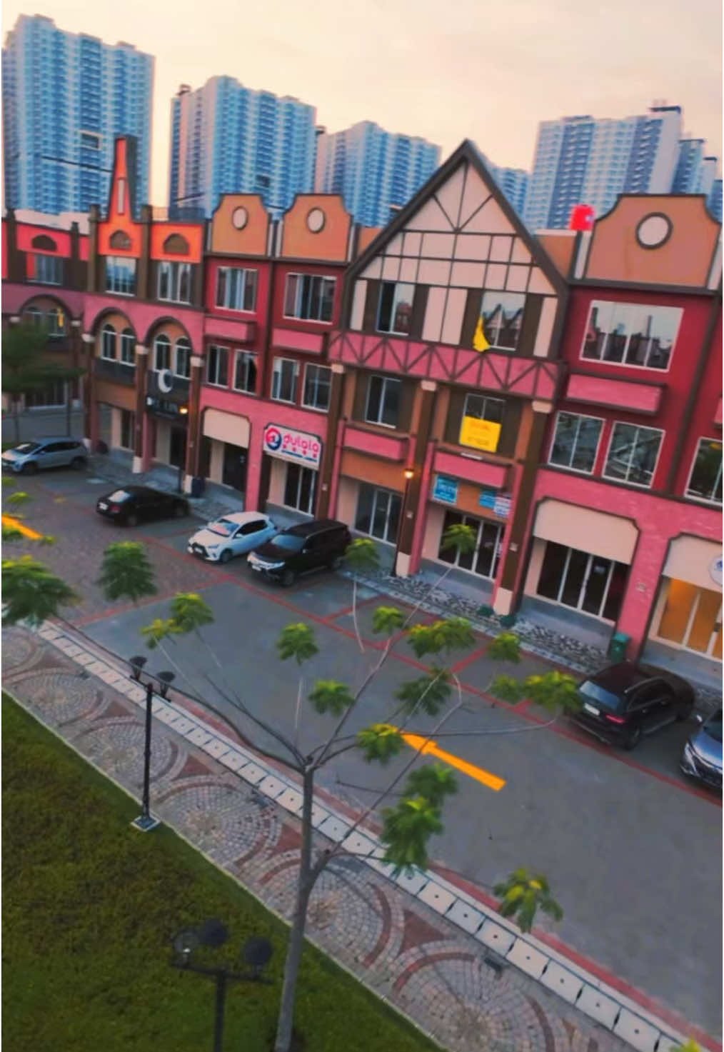 One of the tourist attractions in PIK2 is similar to Amsterdam 📍 La Riviera PIK 2  #pik2 #agungsedayugrup #pantaiindahkapuk #dji #djiera #djiglobal #pik2thenewjakartacity #larivierapik2 #kotabelandapik #kulinerpik #amsterdampik2 