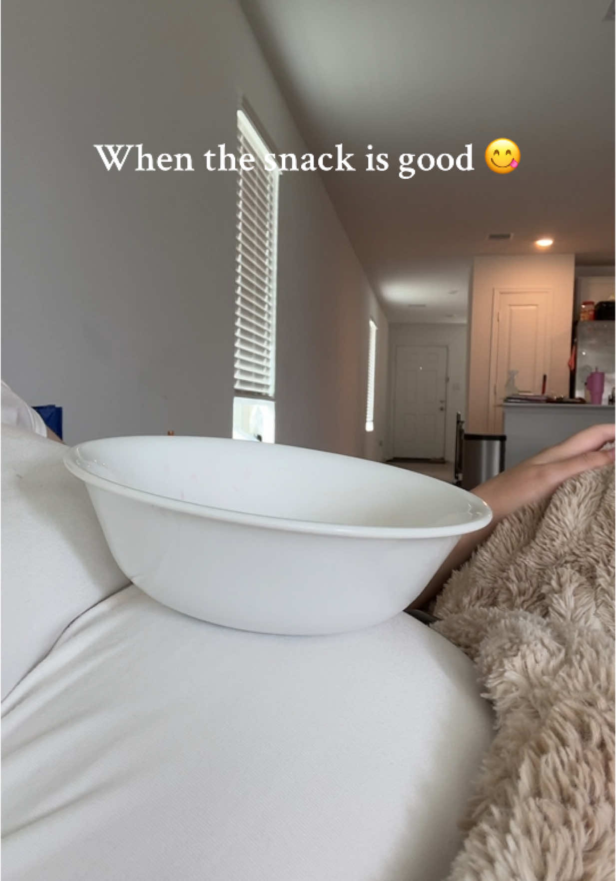 The little one let me know he enjoyed the snack 🤪  #belly#baby#pregnant#pregnantlife#babybelly#30weekspregnant#30weeks 