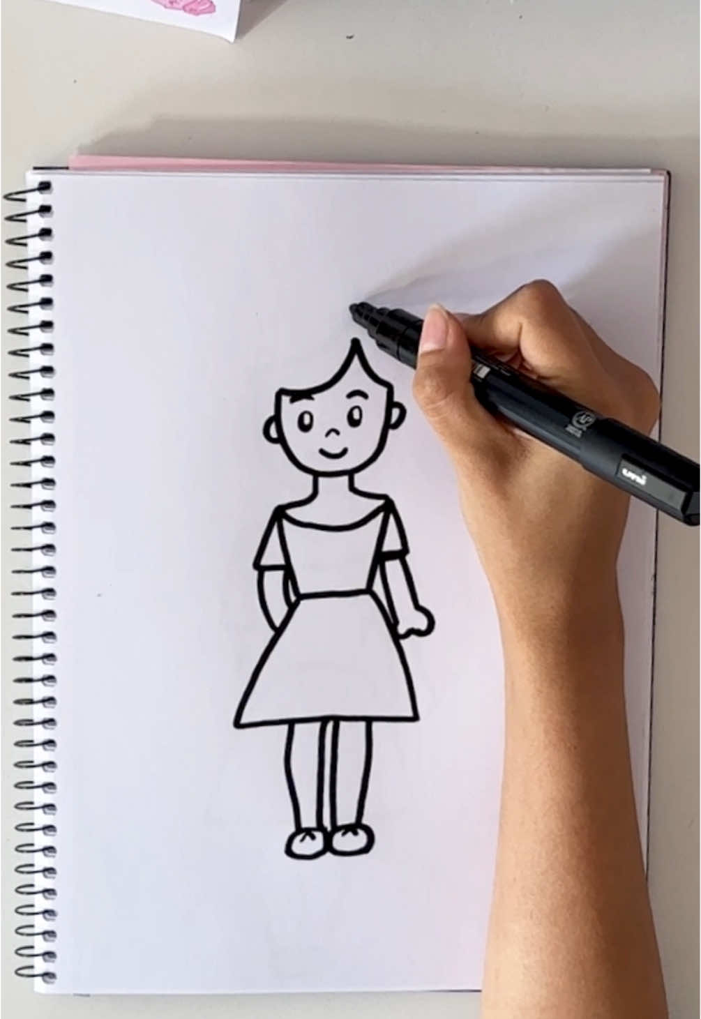 Como desenhar uma menina MUITO FÁCIL 🧒🏻