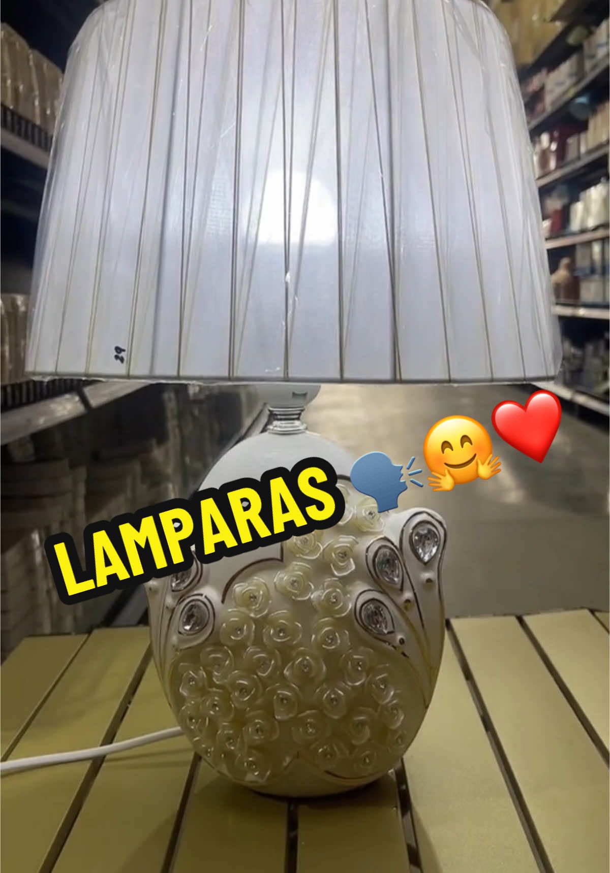 No te pierdas de nuestra amplia variedad de lámparas que vas a encontrar aquí en CHINA DEPOT 🤗🤗❤️   Recuerda que somos mayoristas 📲🛍️ #chinadepot #chinadepotsantodomingo #mayoristas #paratii #lamparas #lamparasdecorativas 