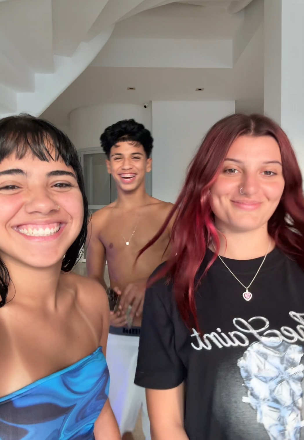 😳