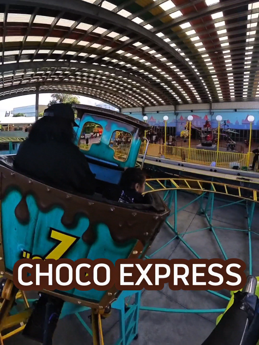🍫 Choco Express 🍩  #rainbowsend 🌈  #NewZealand 🇳🇿  #Rollercoaster #nz #Auckland #coaster #themepark 
