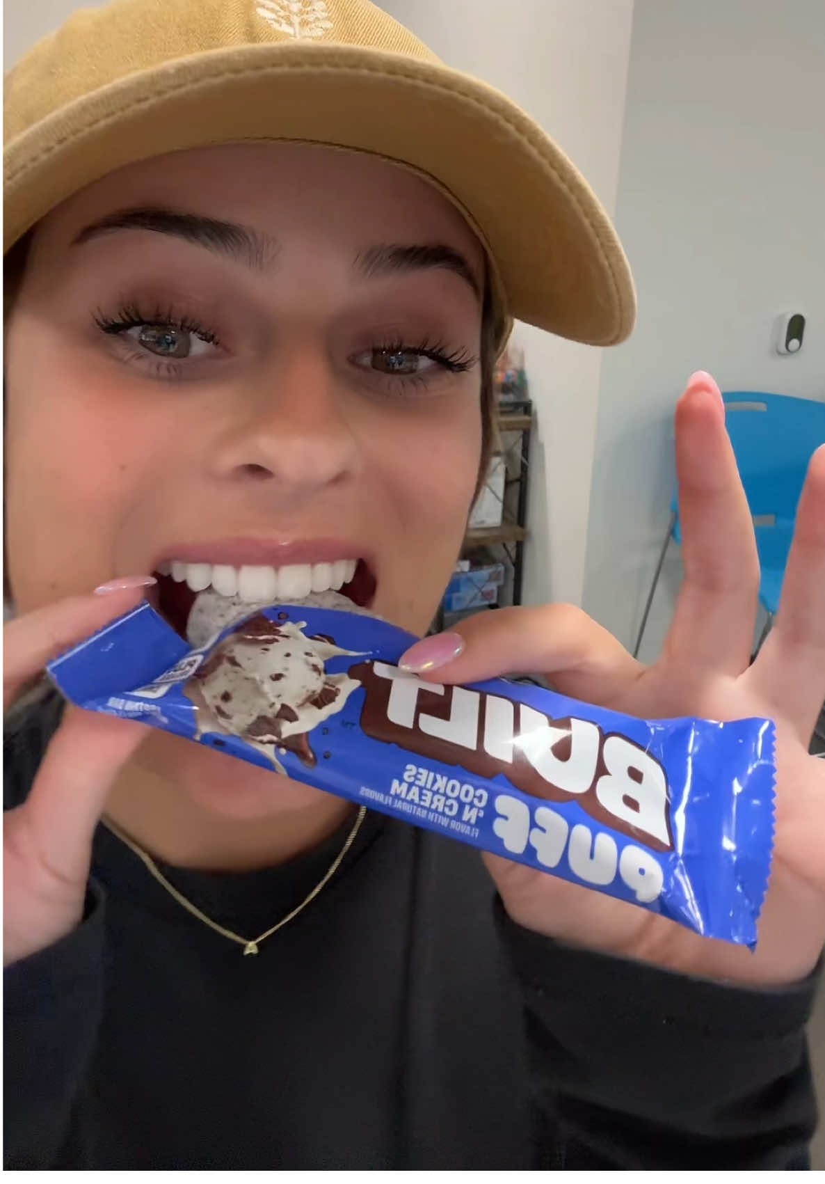 Sweet treat o’clock!!  #builtbar #fyp #proteinbar #sweettreat 