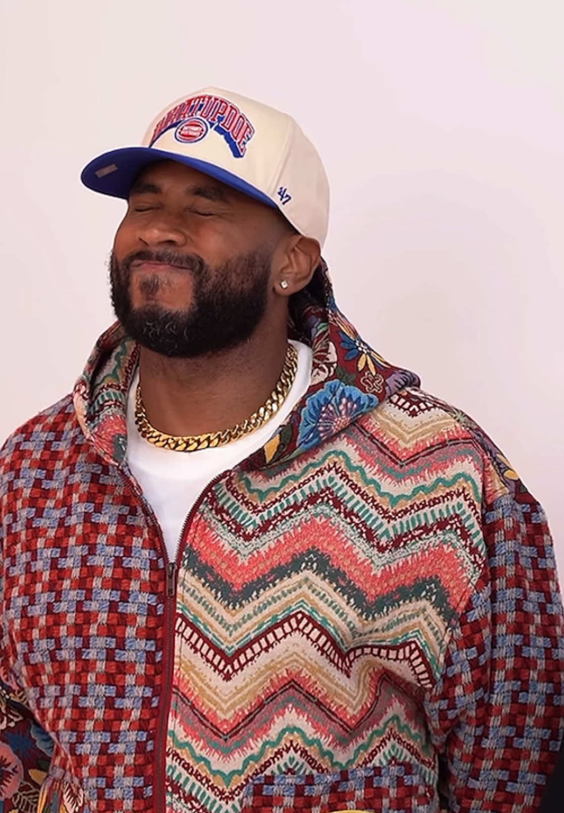 Y’all think he sounds or look like Usher 🤣🤣😂🤔 #poptheballoonorfindlove  #poptheballoon  #poptheballoons  #usher 