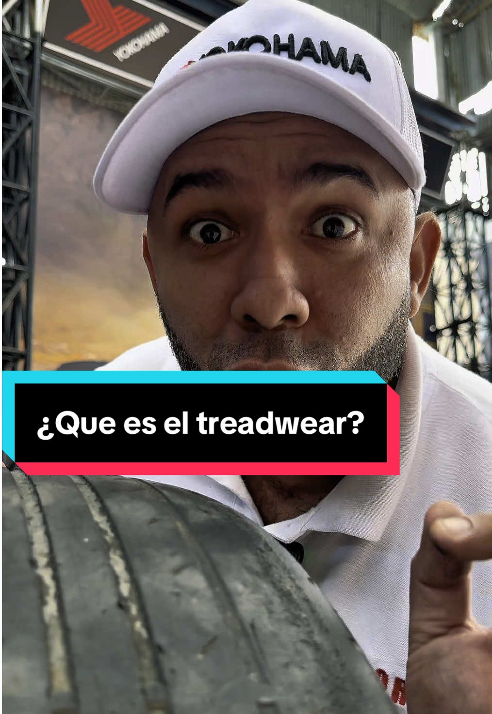 ¿Sabes qué es el treadwear de la llanta y por qué es crucial para tu seguridad en la carretera? 🛣️  🤩En este video, te explicaremos de manera clara y concisa qué es el treadwear, cómo leer los indicadores de desgaste y cuándo es hora de cambiar tus llantas por desgaste o vencimiento. 😥 Aprende a identificar los signos de desgaste y a mantener tus llantas en buen estado para evitar accidentes y prolongar la vida útil de tus neumáticos. 👌 🫵🏼¡No te pierdas este video informativo y asegúrate de que tus llantas estén en perfectas condiciones!  Encuéntranos aquí⬇️⬇️⬇️ 📌 AV LA MOLINA 401 dentro del grifo ava📞  921400956  📌AV SANTIAGO DE SURCO 4060 altura de 7 sopas 🍲📞 938451468    #Treadwear #Llantas #SeguridadVial #MantenimientoDeVehículos #serviciotecnico #reparacion #cuandocambiarmisllantas #desgasteenlasllantas #grietasenLlantas 