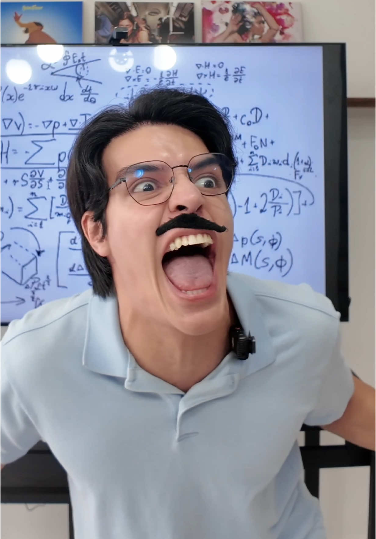 Ojito con cerrar los ojos en clase 👁️  #comedia #humor #latino #escuela
