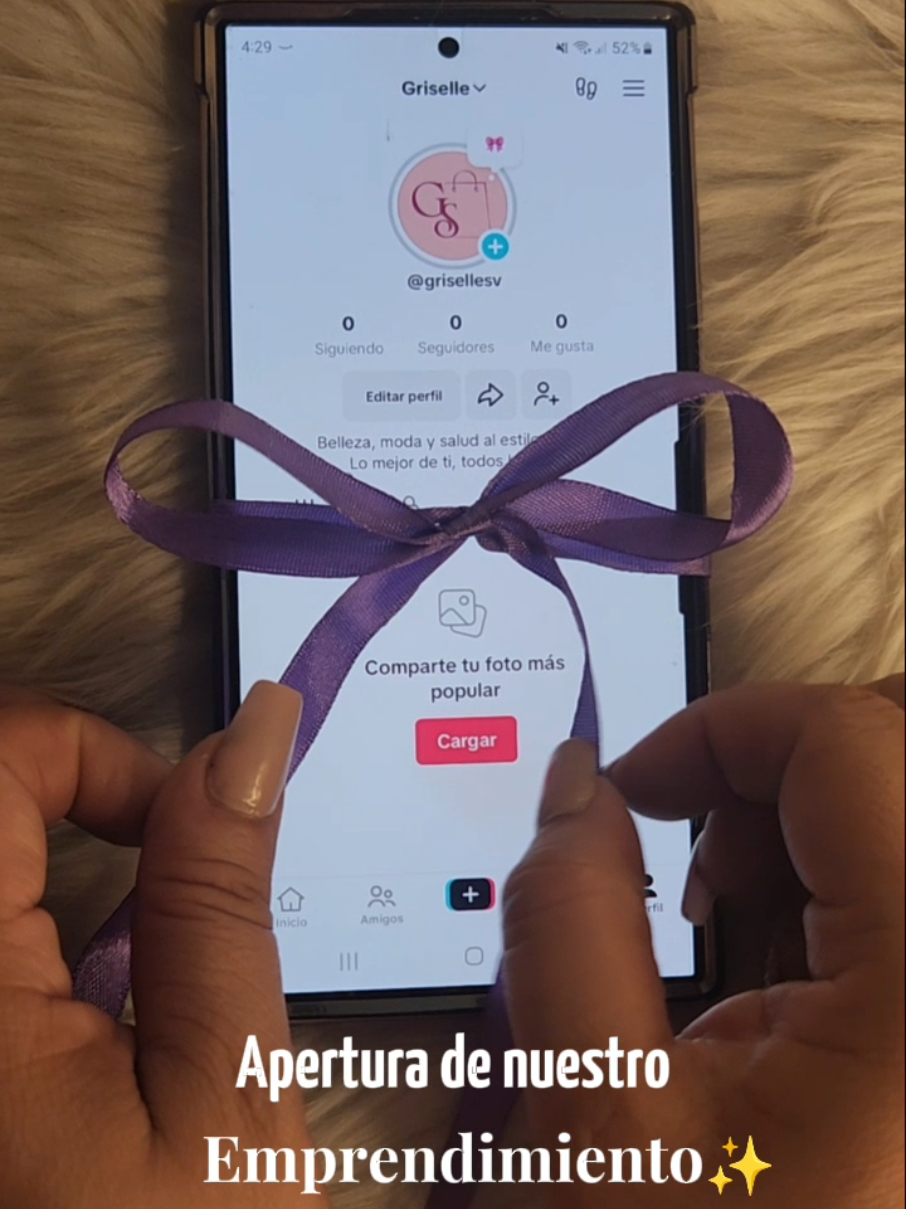 El inicio de una gran aventura🎀✨️  Es un honor darte la bienvenida a Griselle un proyecto que estoy muy emocionada de empezar después de tantos años de preparación enfocándome en brindar una experiencia bonita y personalizada a mis clientes. Gracias por ser parte de este nuevo inicio💜✨️ #emprendimiento #emprendimientodigital #haircare #parati #elsalvador 