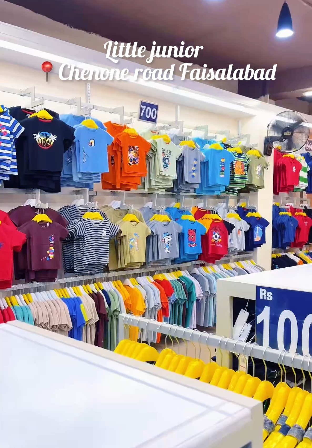 👶 Little Junior – Faisalabad Outlet Tour! Dekhiye hamare Faisalabad outlet ka latest overview aur summer stock ka zabardast collection! 🧒👗 Stylish designs, premium quality aur wide variety – sab kuch ek hi jagah. 📍 Visit today & upgrade your kids’ wardrobe! #LittleJunior #FaisalabadOutlet #KidsWear #SummerCollection2025 #ShopTour