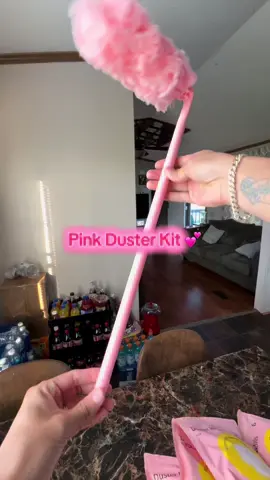 Pink duster? Kinda of iconic 💗🧹 #beesurg #beesurgduster #duster #dusterkit #pinkduster #dusterset #CleanTok #cleanwithme #cleaninghacks #cleaningtok #cleaningkit #finds 