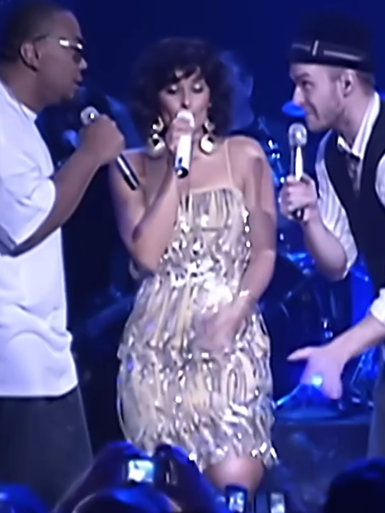 PopRewind 💽 Timbaland feat. Nelly Furtado & Justin Timberlake - Give It To Me #poprewind #timbaland #music #throwback #throwbacksongs #throwbacks #2000sthrowback #2000s #2000sthrowbacks #2000smusic #foryou #foryoupage #fypシ #fy #trending #trendingsong #nostalgia #musicvideo #nellyfurtado #justintimberlake