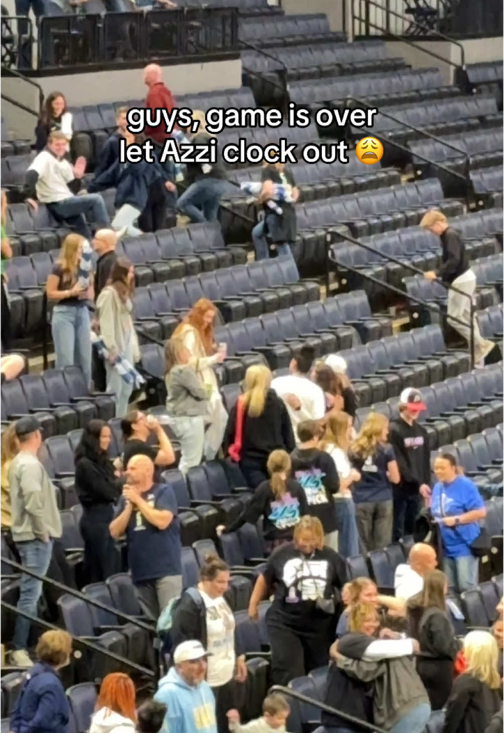 jokes 🤪 but she was so patient all night, bless her #azzifudd #azzi #paigebueckers #wnb 