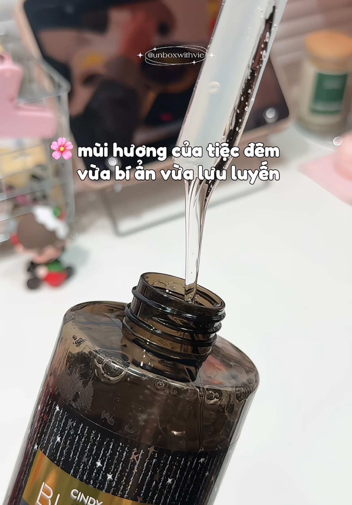 Em này thơm sang, quyến rũ vibe tiệc đêm vừa bí ẩn vừa lưu luyến #review #unboxwithvie #xuhuong #xuhuongtiktok #viral #xh #cindybloom #suatam #showergel #suatamnuochoa #suatamcindybloom #goclamdep #lamdep #beauty #beautytips #chamsoccothe 