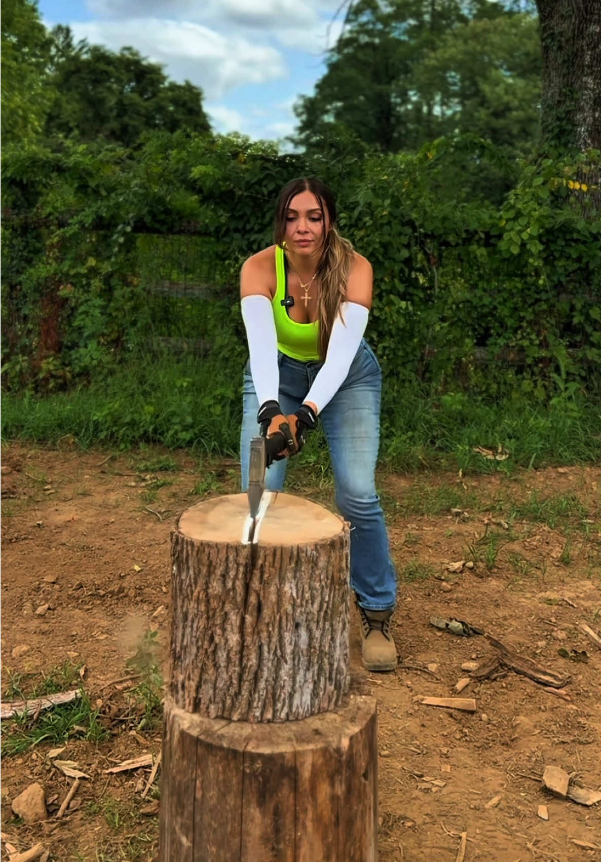 Accuracy check with a dull axe 🪓 and now that I have your attention, please be kind to animals 🙏   #creatorsearchinsights 
