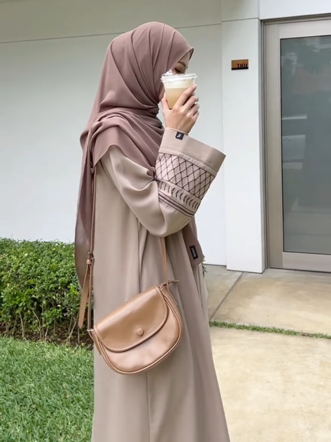 #abaya #abayaumroh #abayahaji #aqsaabaya #jamisesyari #gamissyarin #gamislebaran #gamiskondangan #gamisbordir 