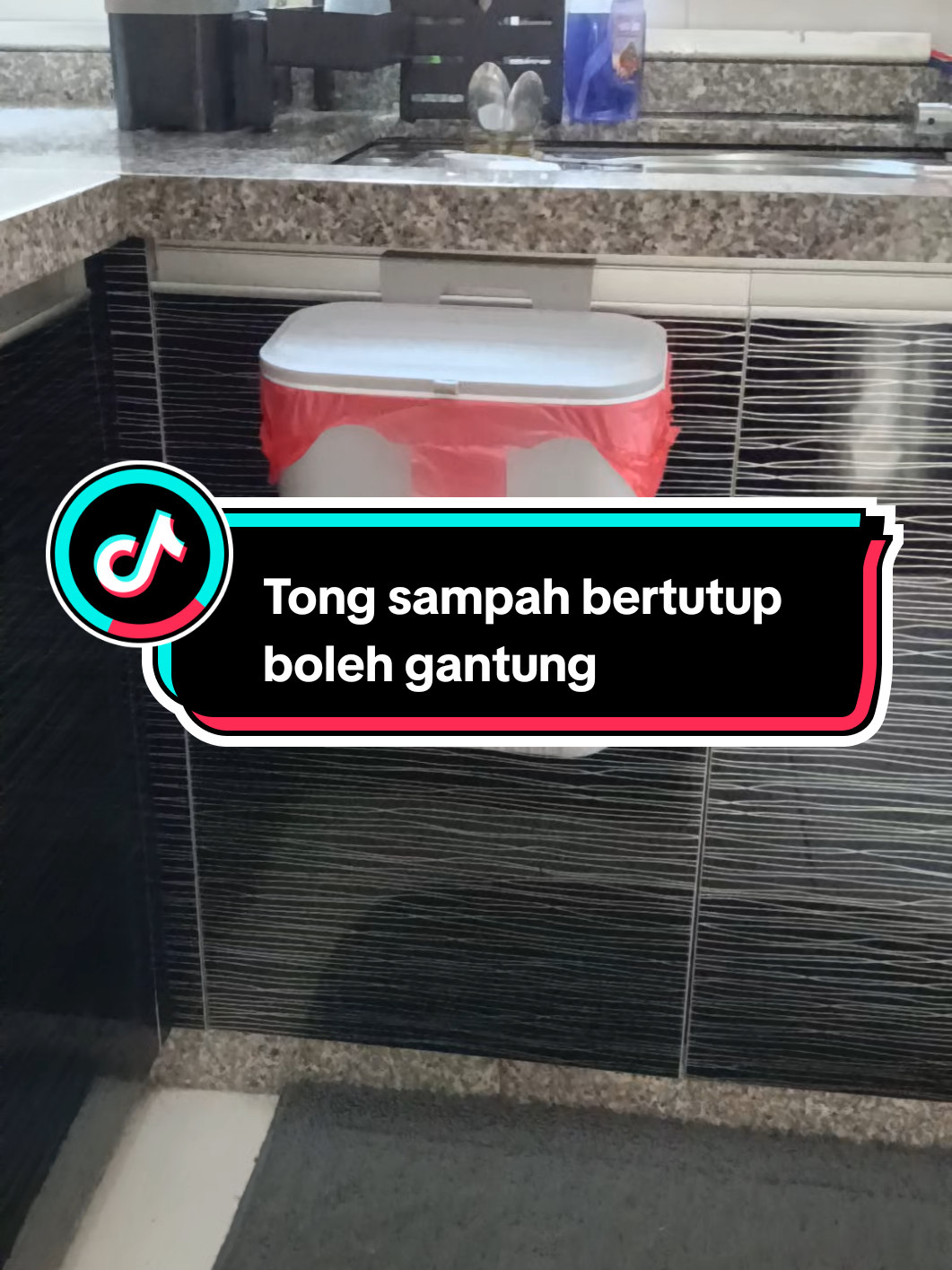 Replying to @cknadia3 Tong sampah bertutup. #tongsampah #tongsampahviral #tongsampahmurah #murah #tekanbegkuning 
