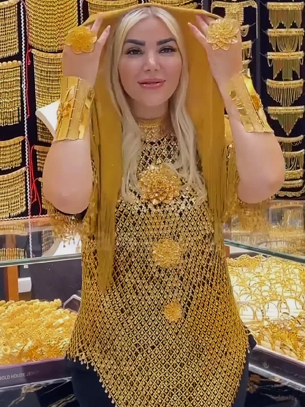Why Do The Wives Of  Dubai Sheikhs Wear So Much Gold #saudiarabia🇸🇦 #dubai #tiktokfacts #dailyfacts #factsyoudidntknow #facts #Shorts 