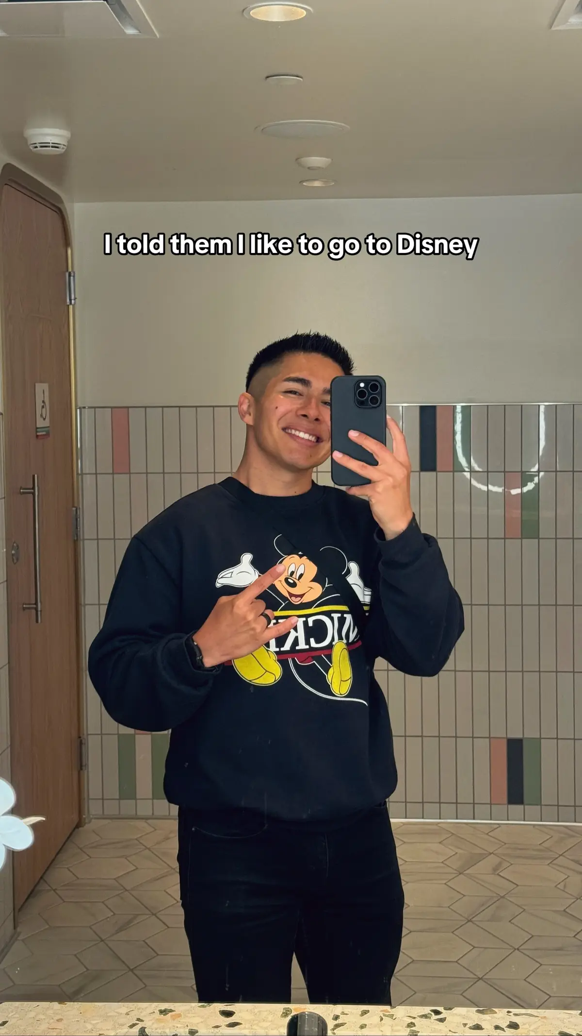 I go for the drinks, the food and the vibes 🙂‍↕️  #disney #dca #disneyland #disneyparks #disneyfood #disneydrinks #disneylandcalifornia #holyfreakinairball #holyfkingairball 