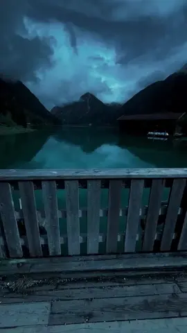 a mí no me gusta sacar nada en cara ,pero si la gente supiera cuántas cosas prefiero callar ,sabría lo malagradecido que pueden llegar hacer .#reflexionesdelavida #contenidosad🥀💔 #tulocosolitario #tiktok viral video 