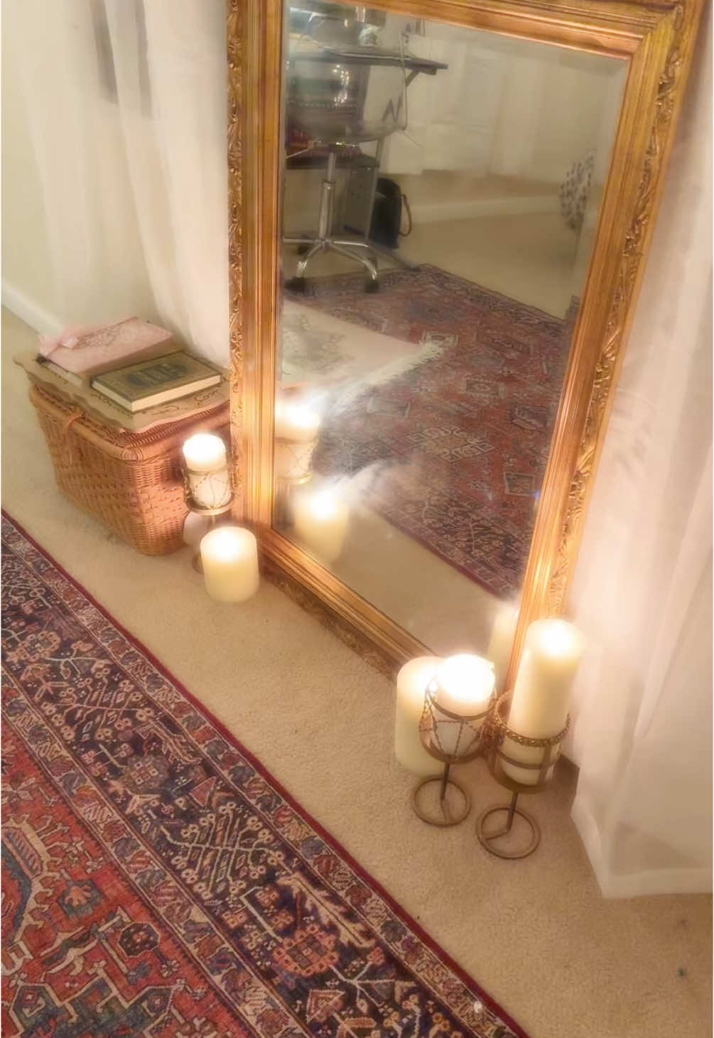 What u think.            #RoomTour #roommakeover #roomdecor #softfeminineenergy #softfeminineaesthetic #asthetic #vintage #vintageroomdecor #fyp #fypシ #viral #gold #islam #flowers #goamour #bedroom #girl #غرفة_نوم #pinterest #pinterest #pinterestaesthetic #astheticvideos #vibes #candels🕯 