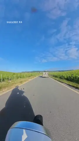 Ça a failli se passer pas comme prévu 😊✌️ soyez toujours prudent #motard #moto #clignotant 
