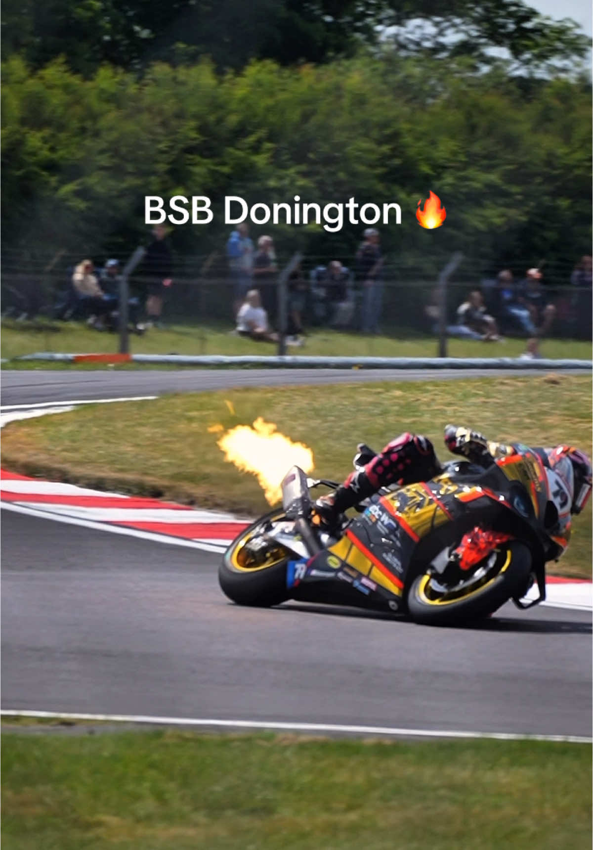 British Super Bikes at Donington shooting flames🔥 Davey Todd and Storm Stacey putting on a show during the 2nd round of BSB #daveytodd #stormstacey #britishsuperbikes #BSB #doningtonpark #1000ccsuperbike #ninjabike #bikeracing #bikeclips #superbikeaccident #bikes #fire #flames 