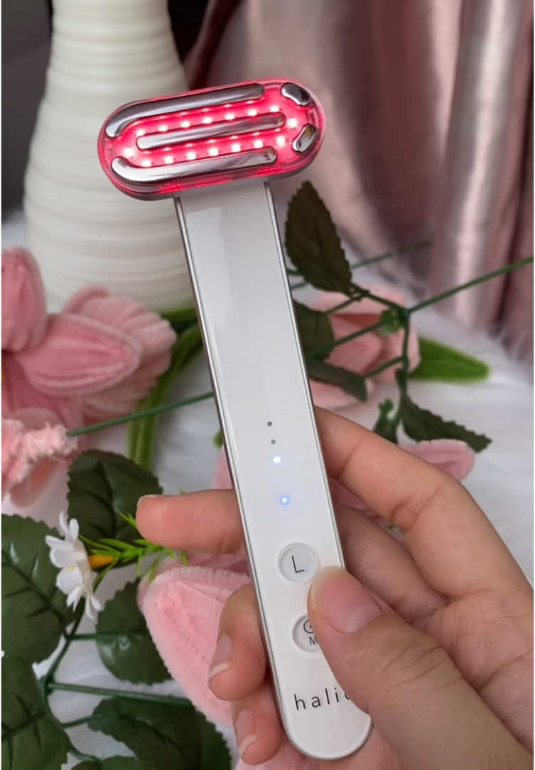 Máy ánh sáng đỏ or nâng cơ trẻ hóa da hailio #xuhuong #lamdep #fyp #beauty #trehoada #redlight #relighttherapy 