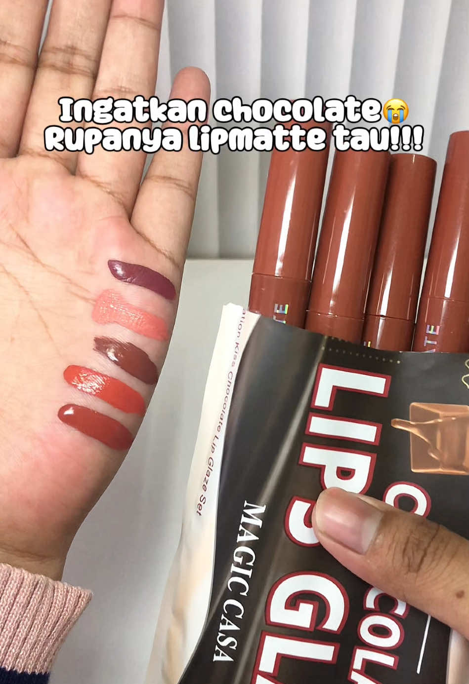 Cantik betul shade dia hampir tertipu ingatkan coklat bar rupanya lipmatte tau😍 #chocolate #lipsglaze #lipsglazechocolate #lipsglaze5in1 #lipsglazemagiccasa #magiccasa #magiccasalipglaze 