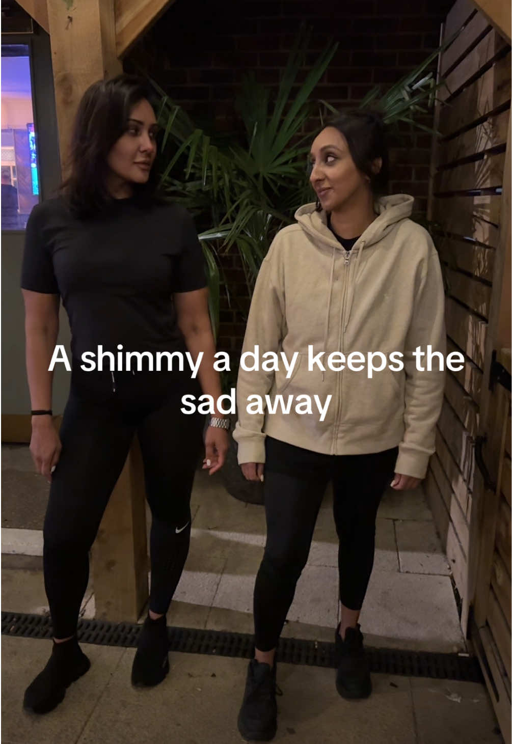 Day 1 of shimmying with my Day 1 ✨ #shimmy #bestfriend #tiktoktrend #fyp 