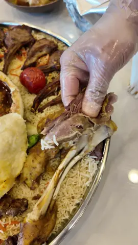 Visit Afghan Pallow Palace Restaurent & try out their Shahi Platter 🤤🤤 @Latif Yousafzai official #zayxfam #dubai 