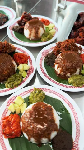… Haduuuuhhh promo soft & grand openingnya gak nanggung-nanggung ini maahhh! Masa bisa dapet MAKAN GRATIS 2 HARI BERTURUT-TURUT dari tanggal 24-25 Mei 2025 di @warung_taburai yang bakal buka di JAKTIM😍😍 mana di tanggal 23 Mei ada diskon 50% pula! gimana??? Mauu? Caranya gampang, kalian tinggal share, like & comment, video ini terus jangan lupa di screen shoot dan kirim via DM ke @warung_taburai yaaa nanti bakal dikirim voucher makan gratisnya😍 jangan lupa merapat karena nanti disana bisa ketemu bang @praz_teguh juga💪😍 _________ #theluckybelly #rekreasilidah #kulinerindonesia #kulinernusantara #kulinerjaktim #warungtaburai #prazteguh