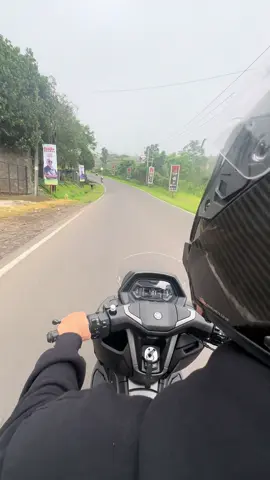 jalan jalan dulu pren✨#hiling #nmax #nmaxneo #nmaxturbo #nmaxmodifikasi #fyp #lewatberanda #4youpage 