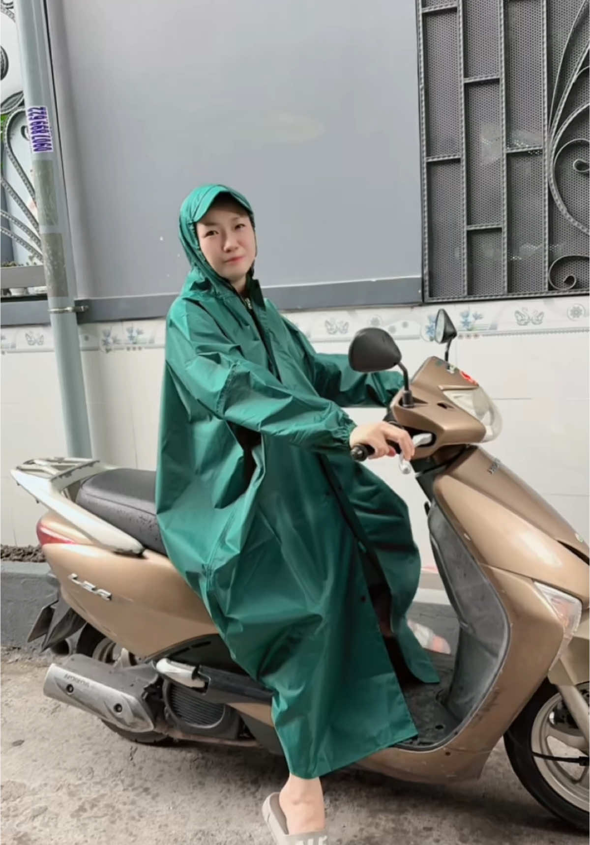 Áo mưa kéo khoá da cá #videothoitrang#videothoitrangnam#videothoitrangnu#videothoitrangxuhuong#thoitrangtreem#videothoitrangxuhuong#boquanaothoitrangdep#