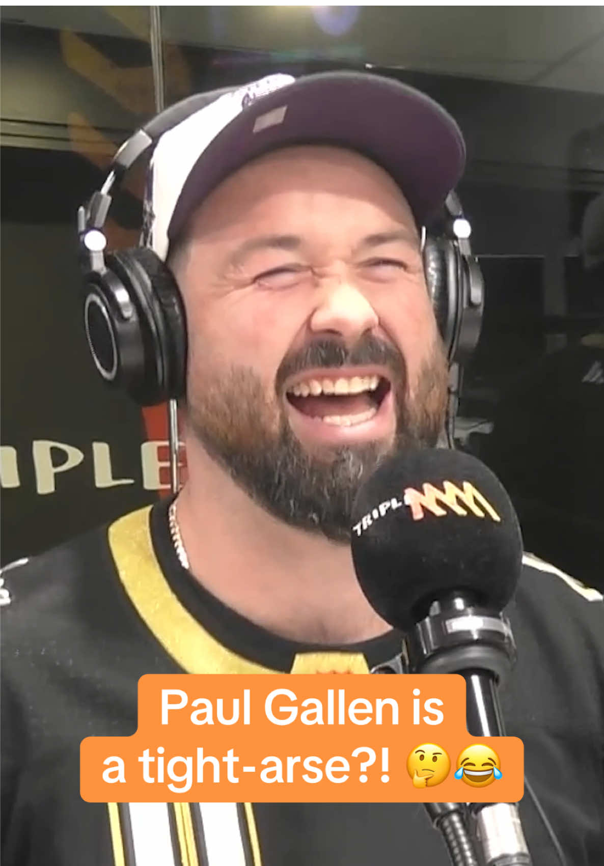 “They reckon he got tasered one time just to charge his iPhone, he’s that tight” 😂 Sorry Gal! #fyp #foryoupage #triplembreakfast #nrl #footy #rugbyleague #beauryan #aaronwoods #paulgallen 