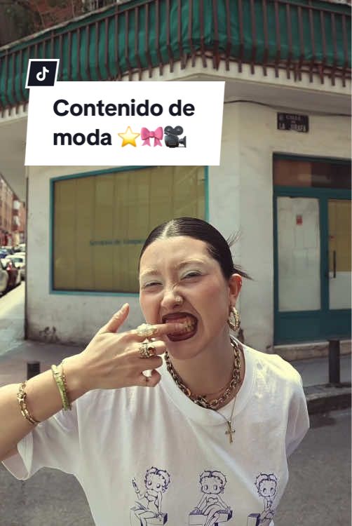 Respuesta a @Daniel San Miguel aquí está por fin el resultado del contenido de moda que grabamos en la calle 🎀🎥 con @Marina🦢🌸 #filmmaking #videoaesthetic #fashionvideo #fashiontiktok #videography #madrid 