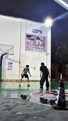 Funny basketball #funnyvideos #usaus #jumscare #prankscare #foryou #scarescam #funny #funnytiktok #prankdoll #prank #possessed 