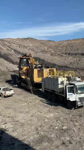 #anaktambang #tambangkalimantan #duniatambang #tambanghitz #operatormuda #tambangbatubarakalimantan #tambangbatubara #tambanghits #hd777caterpilar #sorotantambang #hollingbatubara #viralvideo #storytambang #masukberanda #kulitambang #gakpernahfyp #fyp 