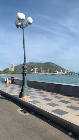 Vũng Tàu gọi rồi xách balo lên và đi thoiiii🛵🐳 #xuhuong#fyp #vungtau#beach#viral #chill