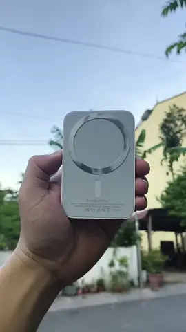🔋 Sạc dự phòng không dây 5000mAh.🔋 🧲 Magsafe tiện lợi, nhỏ gọn, sạc nhanh 2.0 📱 Tương thích iPhone 12, 13, 14, 15, 16 Pro #SạcDựPhòng #Magsafe #SạcNhanh #PinDựPhòngMini #TiệnLợi #CôngNghệMới 