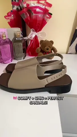 POV: You just found the comfiest AND cutest sandals for summer & rainy days ☀️💅 #tiktokfinds #foryou #lalasandals #OOTD #minimalstyle #summeressentials #comfychic #shoesoftheday #cleangirlaesthetic #adjustablesandals #tiktokmademebuyit 