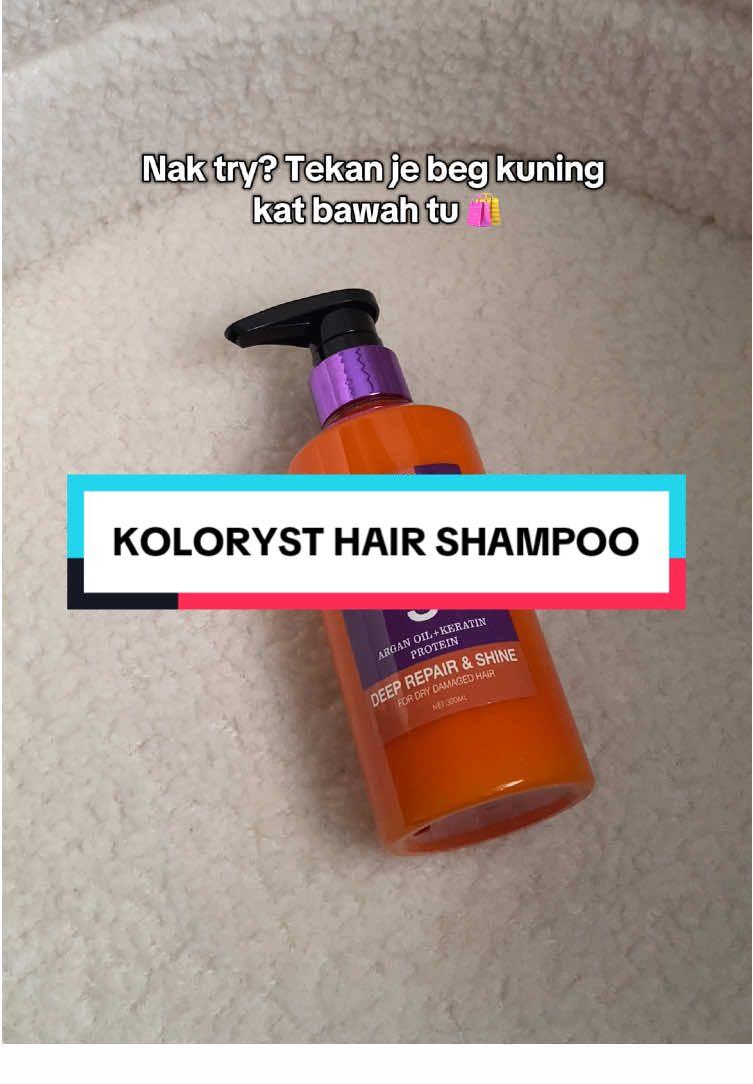 Rambut lembut, kulit kepala pun rasa fresh 🤍 First time try, terus jatuh hati dengan shampoo baru Koloryst ni 😍 💛 Dapatkan kat beg kuning bawah tu ya! #shampoo #shampooviral #shampoomurah #hairshampoo #haircare #kolorystshampoo #fyp #foryou 