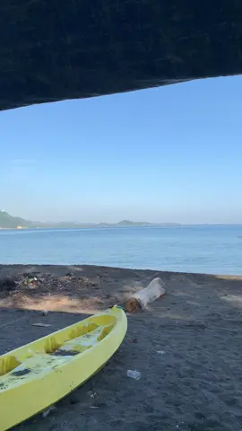 Pemandangan yang indah dan maknan yang terjangkau salah satu menjadi daya tarik buat kamu kesini ke pantai cemara ayunan #lombok #lomboktiktok #kuliner #lobar #lombokvirall🌴🌴 #lomboktiktok_fyp #pantaicemara 
