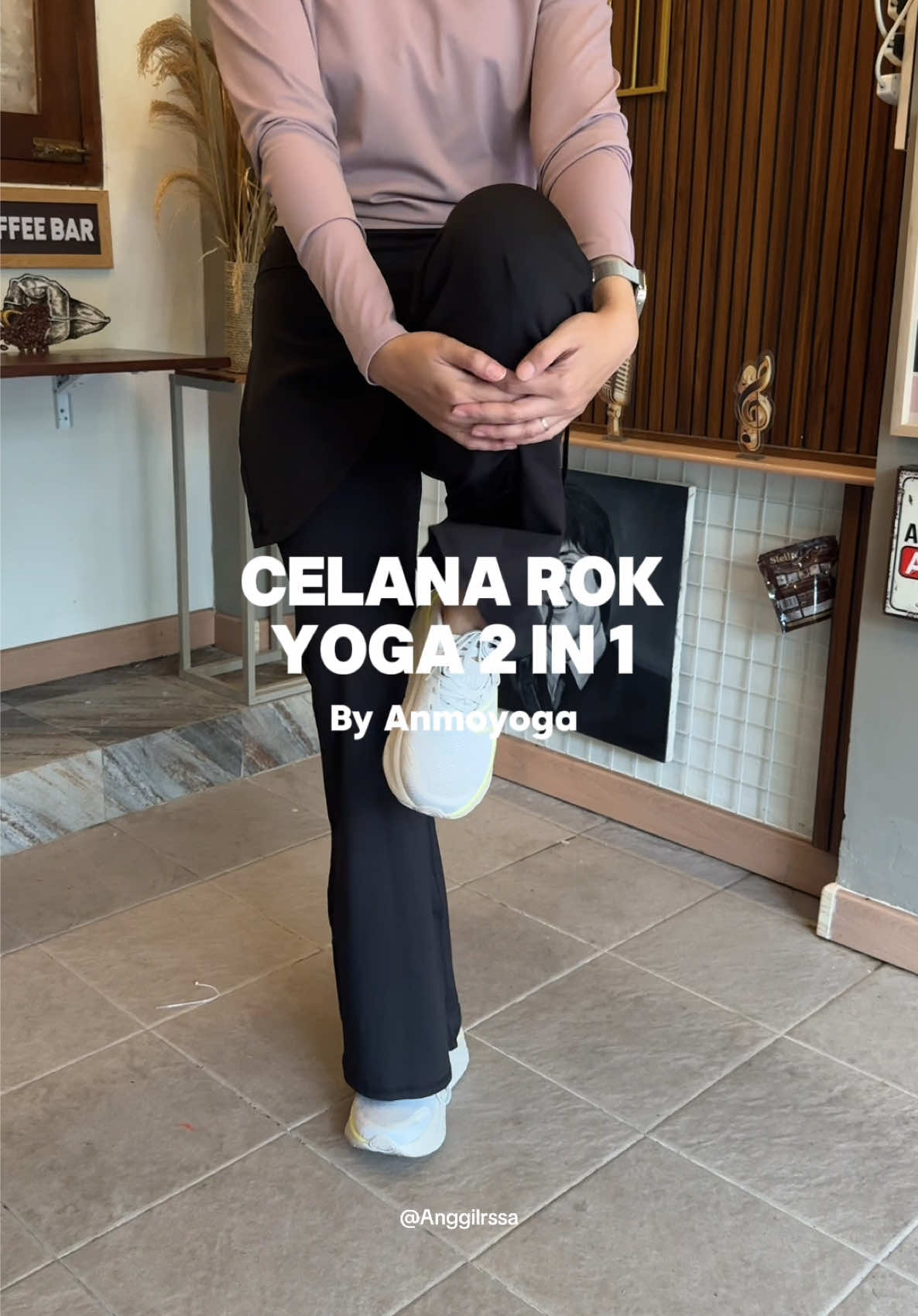 1 celana ini bisa jd solusi buat yg gasuka legging ngetat & mau lebi tertutup 💯 aku sengaja naikin 1 sizee biar lebih loose hihi topp bgt 🥺 #celanaolahraga #celanayoga #leggingolahraga #leggingrok #rokolahraga 