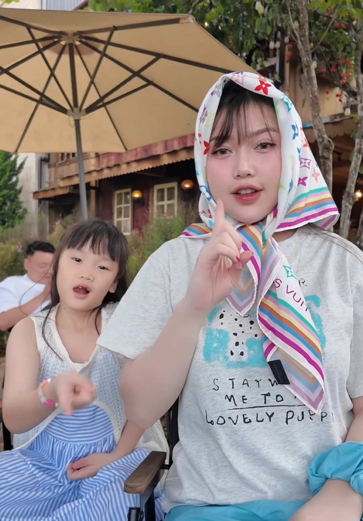 Có qua đón hok mà ngồi cười dị 😌 #fyp #yurispmjapan #phungmafamily #trending 