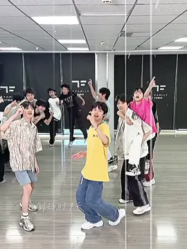 gak terasa 2 tahun lagi tf family gen 4 bakal debut, semoga kalian ikut semua ya(maap jelek)  #tffamily_4th_generation #tffamily_4rd_generation  #allmembers #zhangyiran_张怡然 #chensihan_陳思涵 #yangbowen_杨博文 #yanghanbo_杨涵博 #nieweichen_聂玮辰 #weizichen_魏子宸💧🐧 #zuoqihan_左奇函💫 #liyudong_李煜东 #lijiasen_李嘉森 #wanglujie_王橹杰 #guanjunchen_官俊臣 #zhienhan智恩涵 #chenyiheng_ 陈奕恒 #chenjunming_陈俊铭💞  #zhangguiyuan_张桂源 #zhanghanrui_张函瑞  #fyppppppppppppppppppppppp #gabut #foryoupage 
