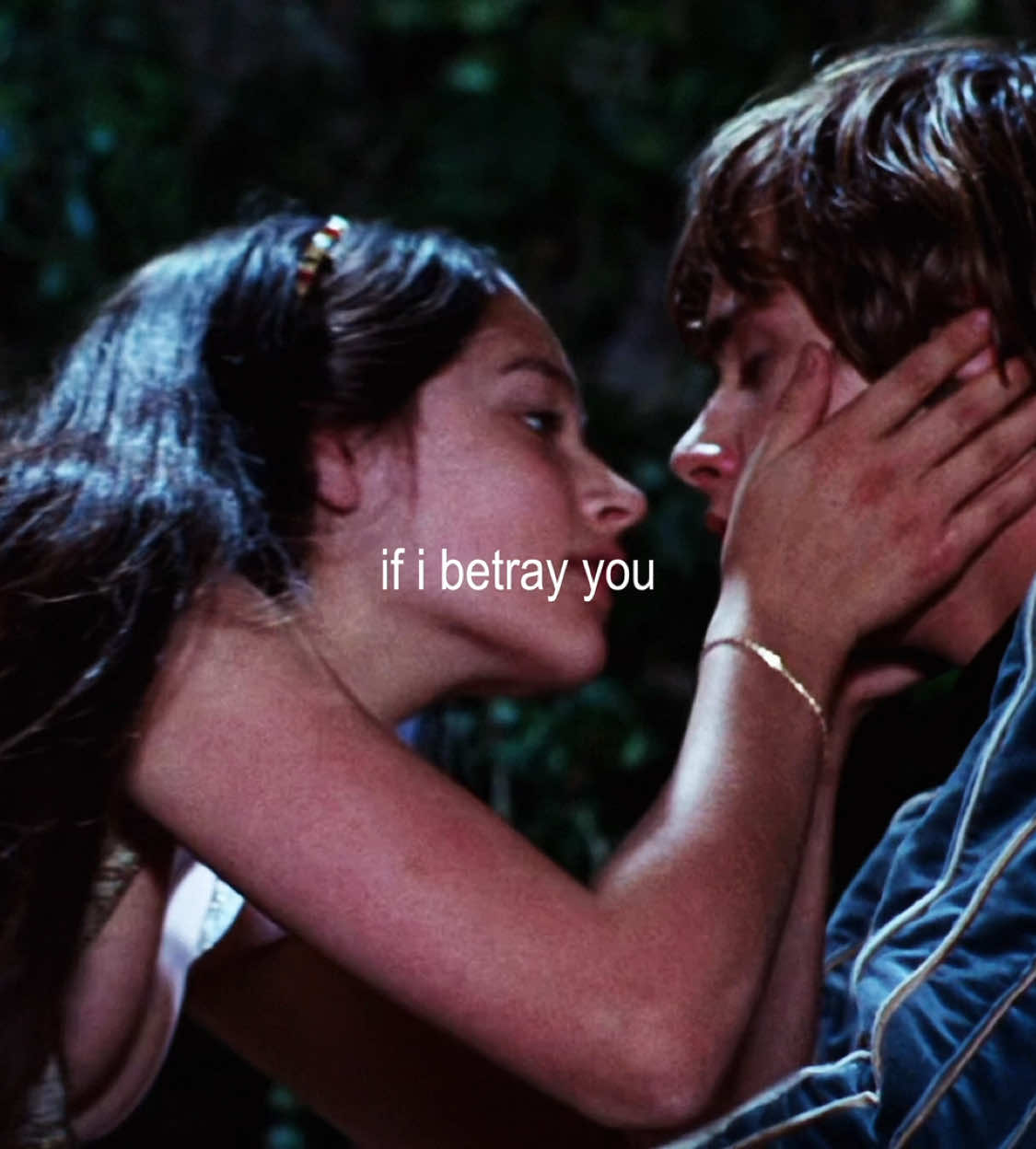 #ROMEOANDJULIET | Guess what I’m tanning again #fyp #julietcapulet #romeomontague #oliviahussey #leonardwhiting #edit #dontflop #timepiece #shakespeare 